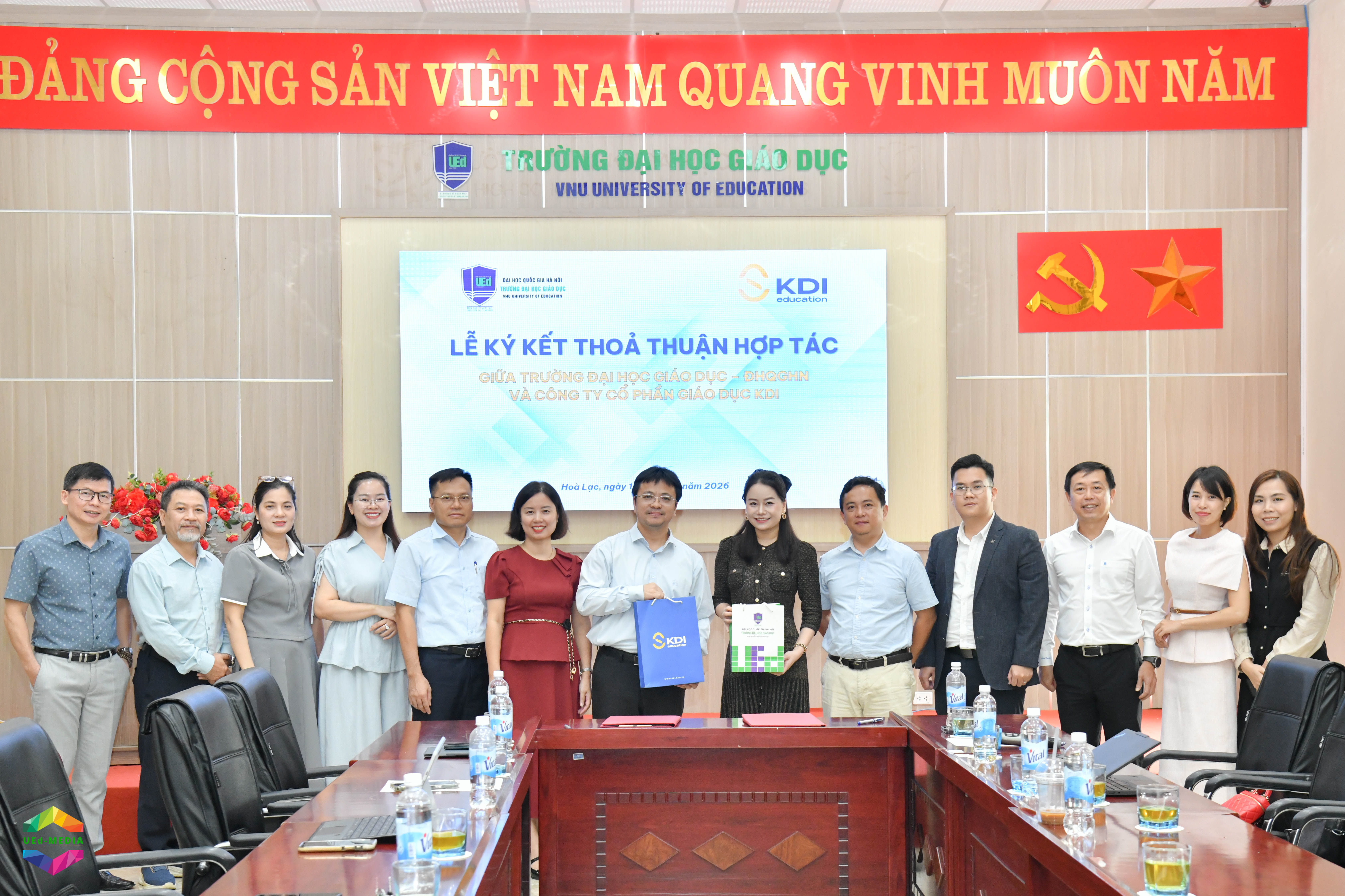 Lễ ký kết thỏa thuận hợp tác của Trường Đại học Giáo dục với Công ty Cổ phần Giáo dục KDI: Thúc đẩy phát triển giáo dục STEM và trí tuệ nhân tạo