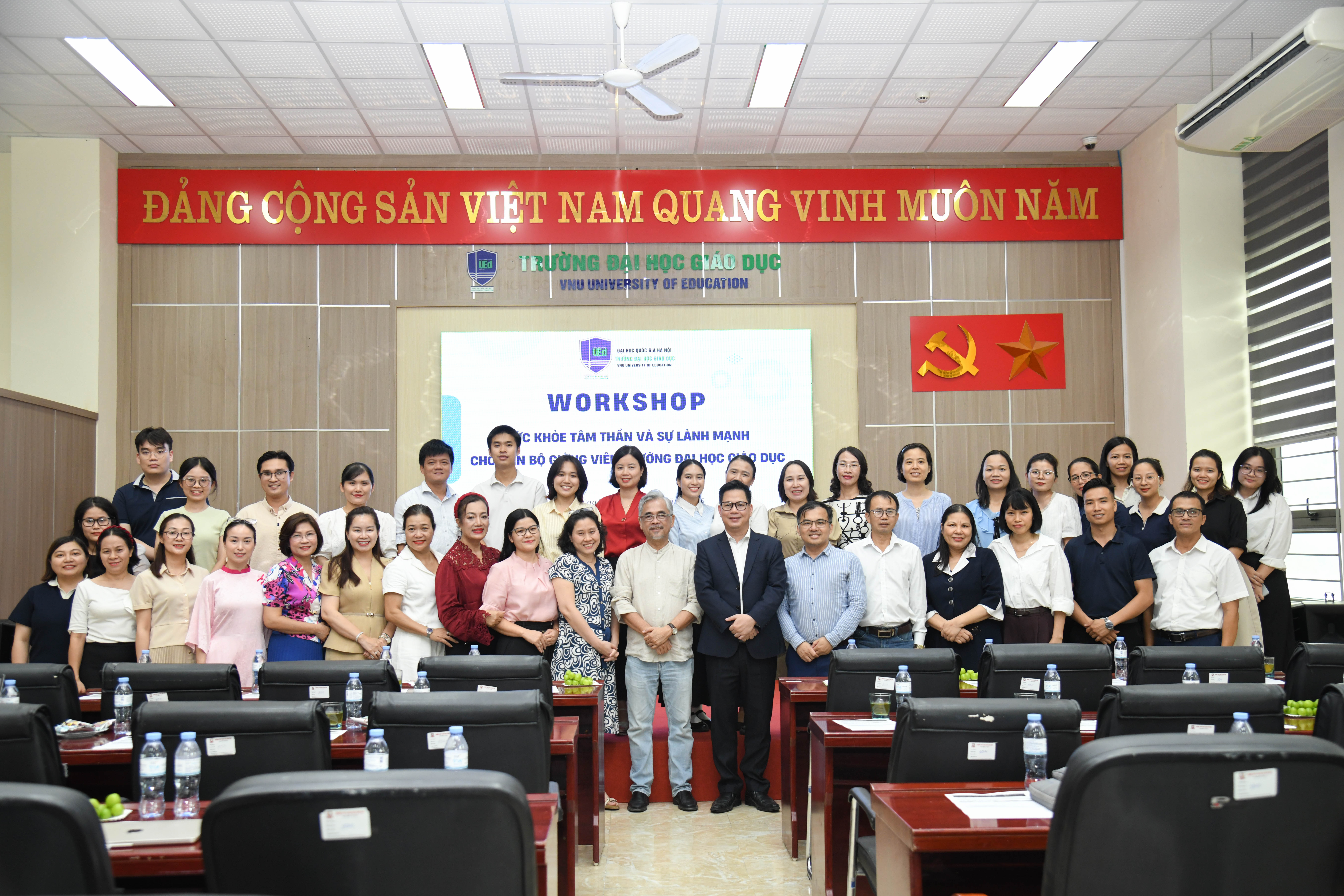 Trường Đại học Giáo dục tổ chức workshop về sức khỏe tâm thần và sự lành mạnh cho cán bộ, giảng viên.