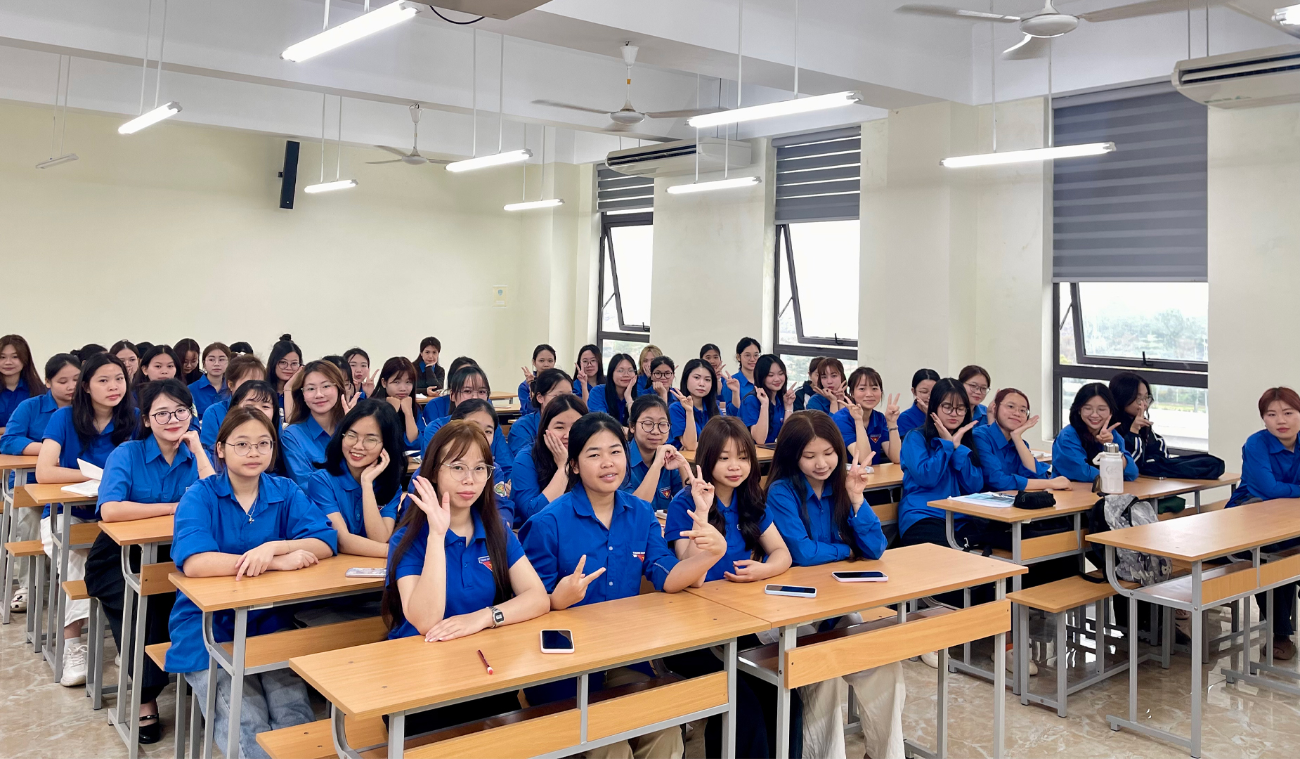 Ngày Đoàn viên – Sắc xanh tuổi trẻ lan tỏa trên khắp giảng đường Trường Đại học Giáo dục